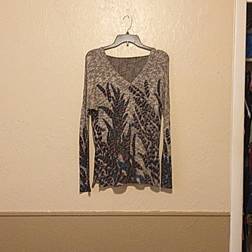 Lightweight embellished hoodie sweater